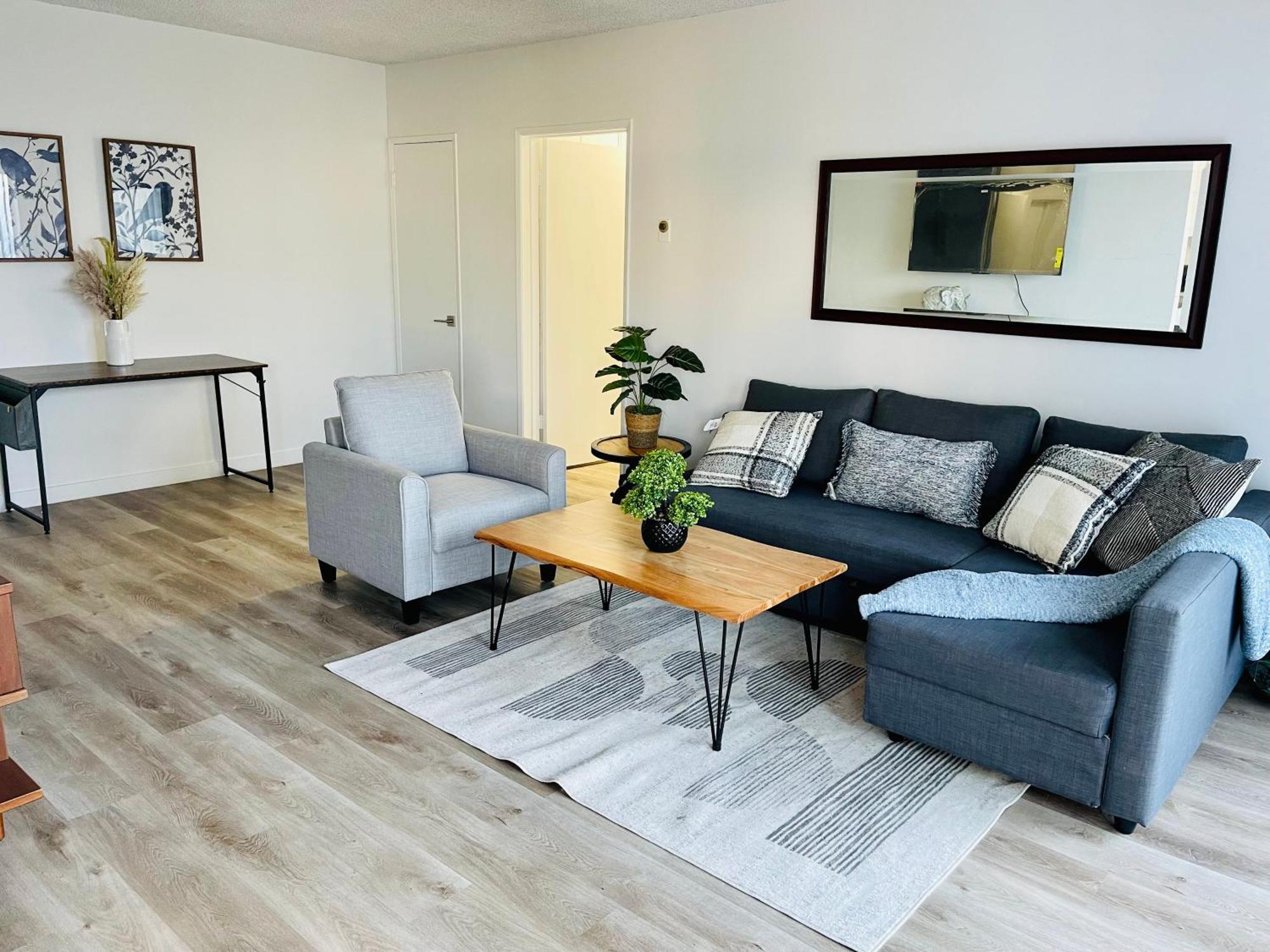 Modern Spacious & Bright 2bedroom W Balcony In Prime West La Apartamento